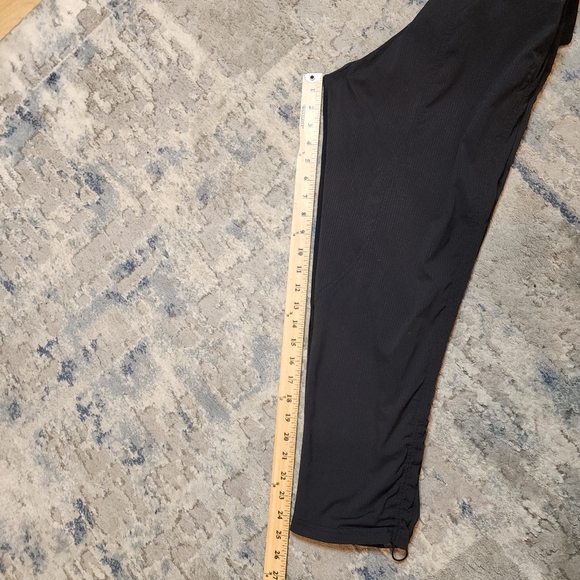 Lululemon Dance Studio Crop Black Pants 25" Women's Size 4 - Picture 9 of 16